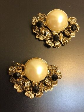 Vintage Bluette Made in France Faux Pearl Gold-tone Rhinestones Shoe Clips